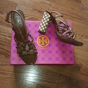 TORY Burch brown leather  sandals